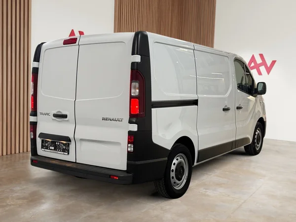 Renault Trafic (2021) — foto 21 van 25