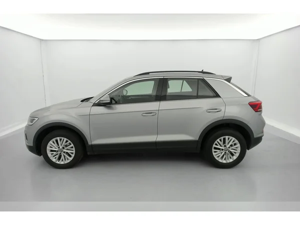 VOLKSWAGEN T-Roc (2022) — foto 31 van 35