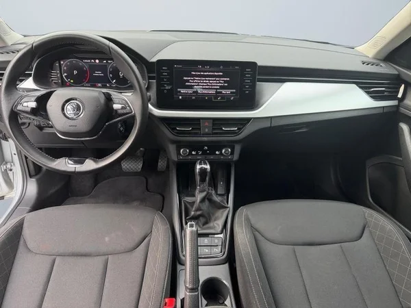 SKODA Kamiq (2023) — foto 2 van 28