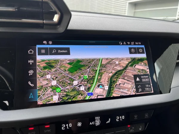 AUDI A3 Sportback (2024) — foto 9 van 21