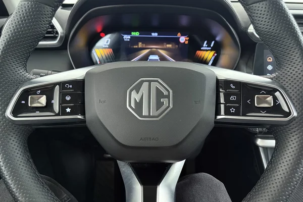 MG ZS Hybrid+ (HEV) (2025) — foto 13 van 28