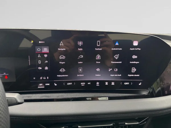 AUDI Q6 Sportback e-tron (2025) — foto 15 van 16