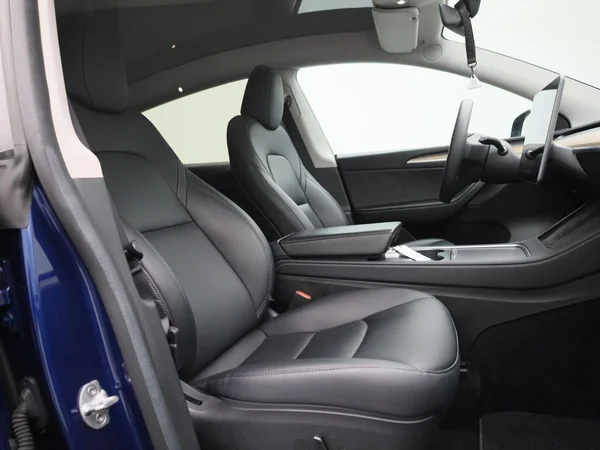 Tesla Model Y (2023) — foto 29 van 43