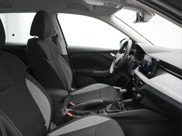 SKODA Kamiq (2024) — foto 8 van 27