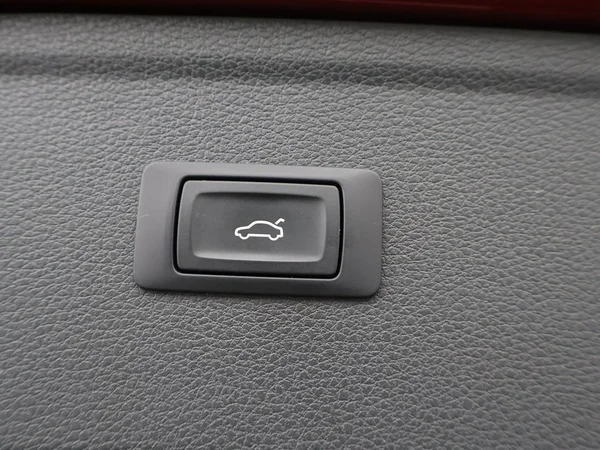 Audi Q5 (2017) — foto 18 van 28