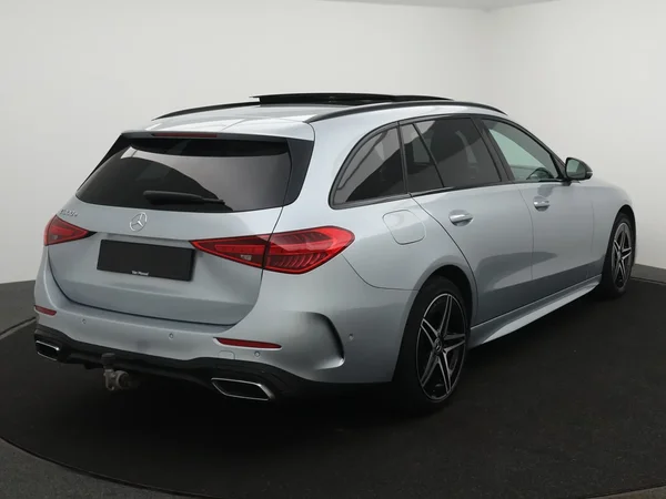 Mercedes-Benz C-Klasse (2022) — foto 12 van 32
