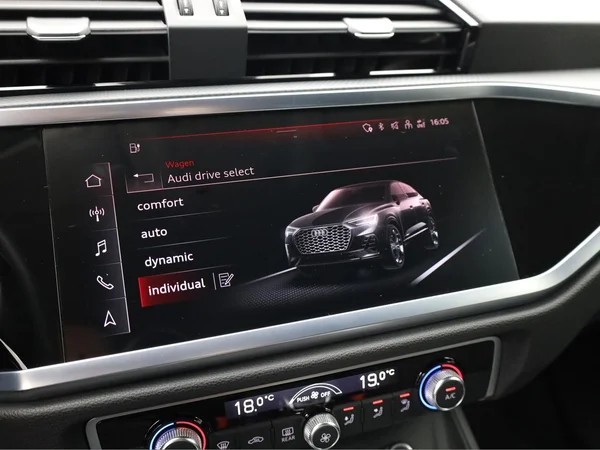 AUDI Q3 Sportback PHEV (2021) — foto 8 van 22