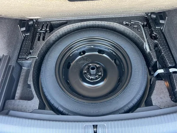VOLKSWAGEN Tiguan (2022) — foto 17 van 29