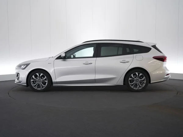 Ford Focus (2023) — foto 18 van 23