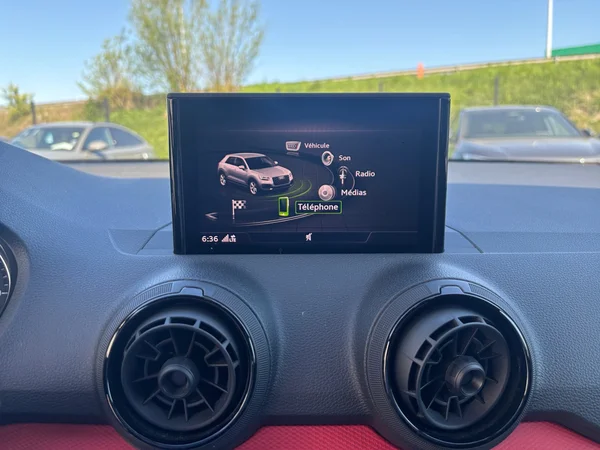 AUDI Q2 (2017) — foto 3 van 17