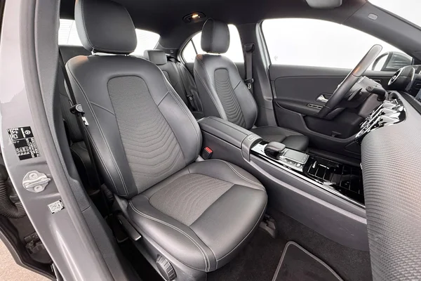 Mercedes-Benz A-Class Sedan PHEV (V177) (2022) — foto 6 van 30