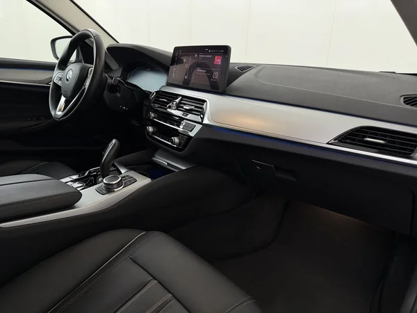 BMW 520 (2022) — foto 3 van 32