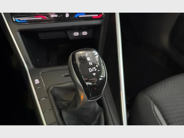 VOLKSWAGEN Polo (2026) — foto 13 van 21