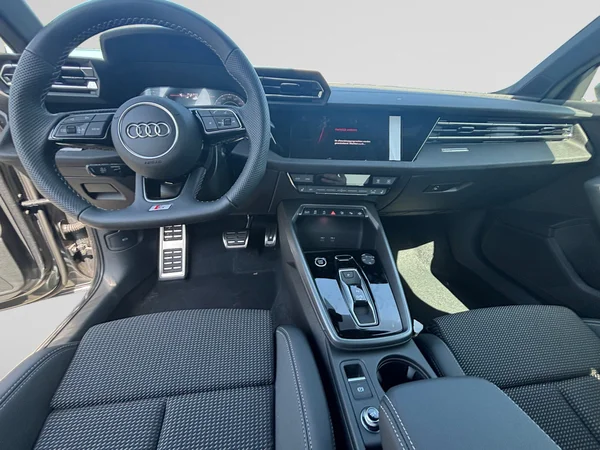 AUDI A3 Sedan (2025) — foto 4 van 24