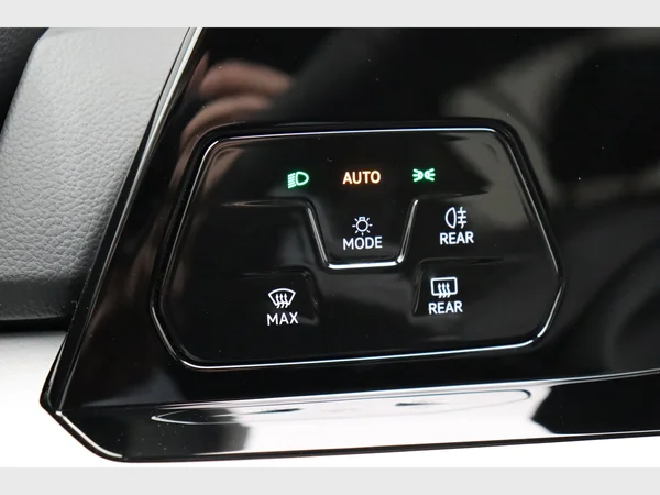 VOLKSWAGEN Golf VIII (2023) — foto 4 van 16