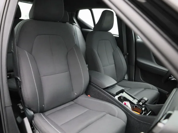 Volvo XC40 (2023) — foto 28 van 39