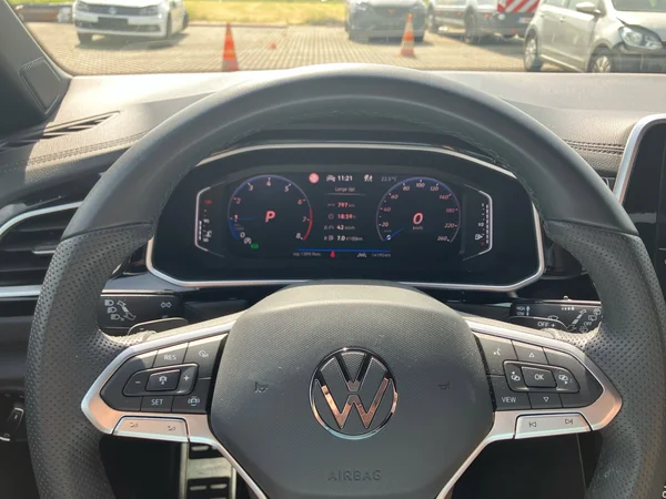 VOLKSWAGEN T-Roc (2025) — foto 16 van 25