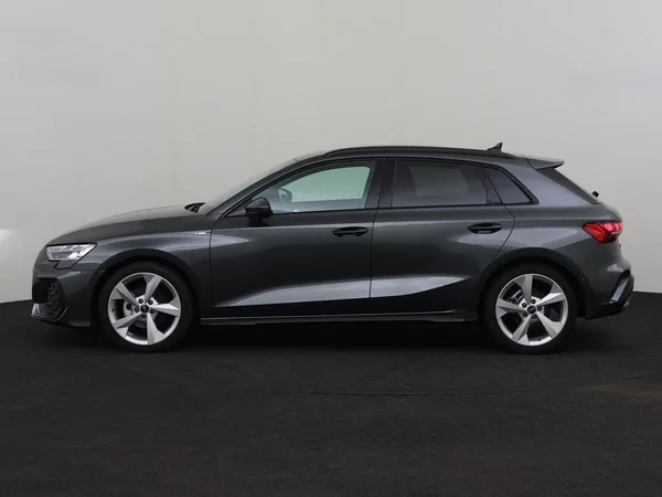 AUDI A3 Sportback (2025) — foto 11 van 18