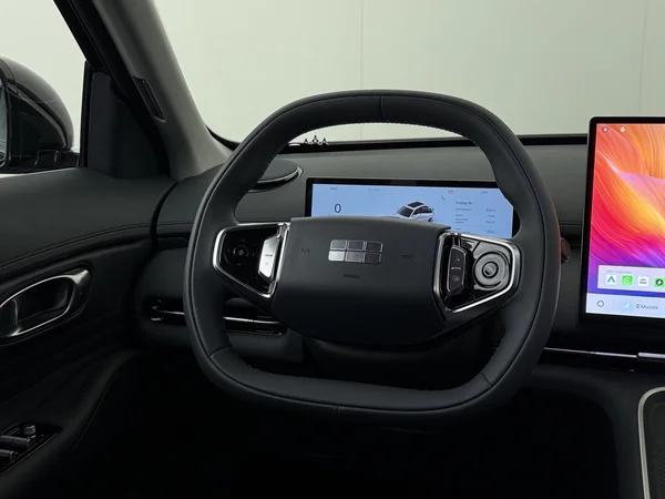 GEELY Starray EM-i (2026) — foto 14 van 29