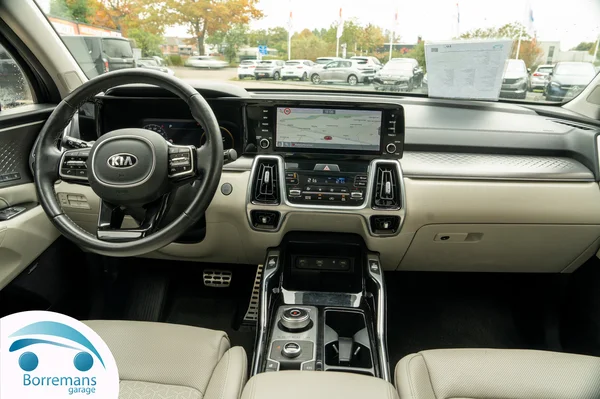 Kia Sorento (2021) — foto 29 van 131