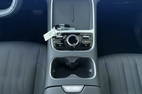 GEELY Starray EM-i (PHEV) (2026) — foto 4 van 17