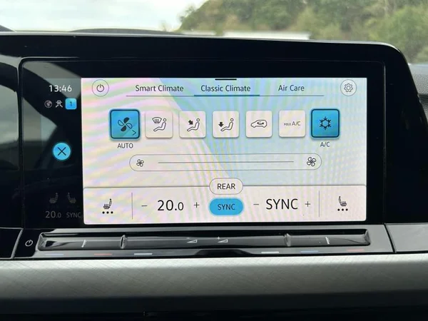 VOLKSWAGEN Golf VIII Dsl (2023) — foto 11 van 35