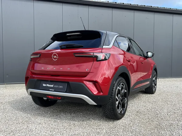 Opel Mokka-e (2022) — foto 23 van 38