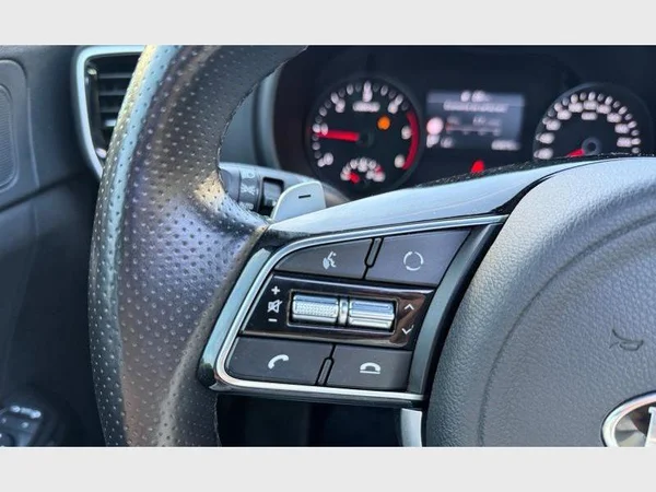 Kia SPORTAGE (2021) — foto 11 van 29