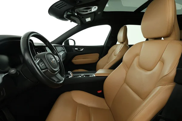 Volvo XC60 (2019) — foto 16 van 16
