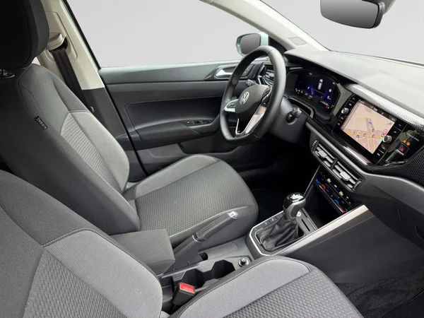 VOLKSWAGEN Polo (2024) — foto 16 van 22