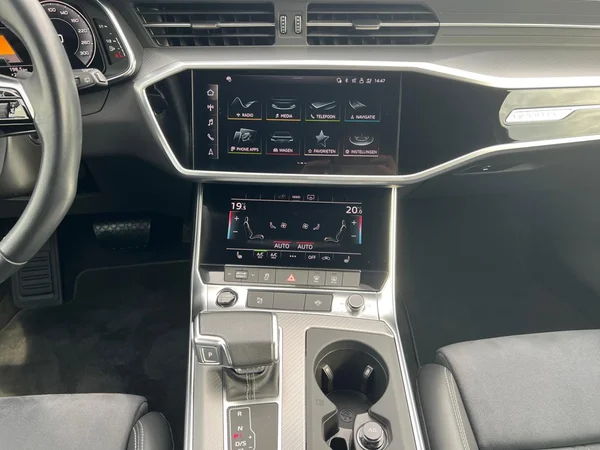 AUDI A6 Avant PHEV (2024) — foto 2 van 24