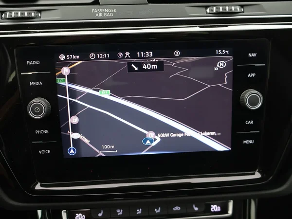 Volkswagen Touran (2021) — foto 9 van 28