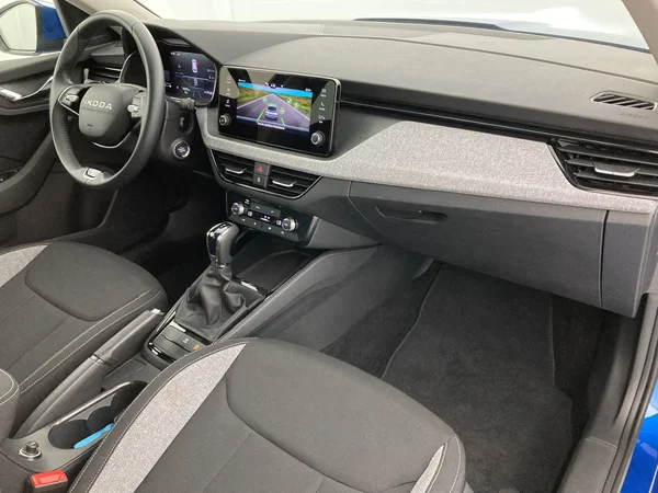 SKODA Kamiq (2025) — foto 6 van 36