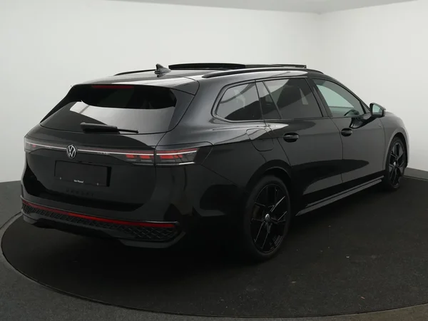 Volkswagen Passat (2024) — foto 12 van 32