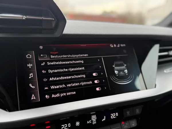 AUDI A3 Sedan (2024) — foto 17 van 28