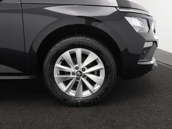 SKODA Kamiq (2025) — foto 4 van 27