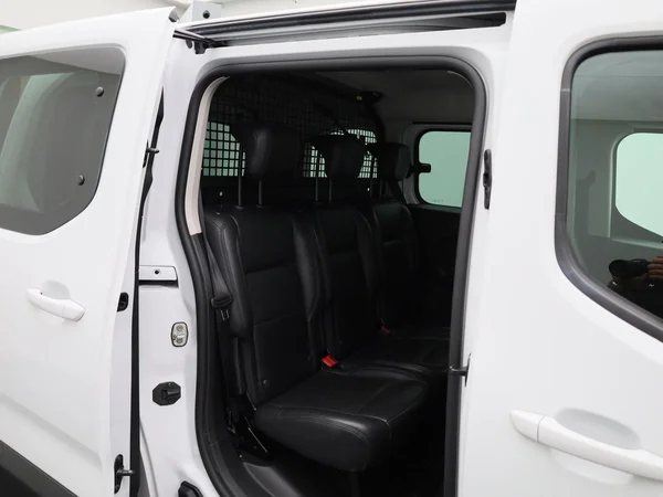 Opel Combo Life (2023) — foto 26 van 38