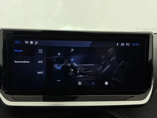 PEUGEOT e-2008 (2025) — foto 18 van 29
