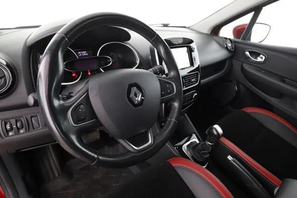 Renault Clio (2017) — foto 2 van 16