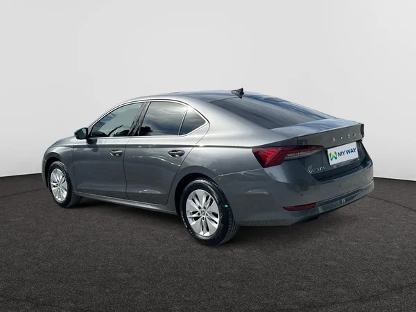 SKODA Octavia (2023) — foto 8 van 18
