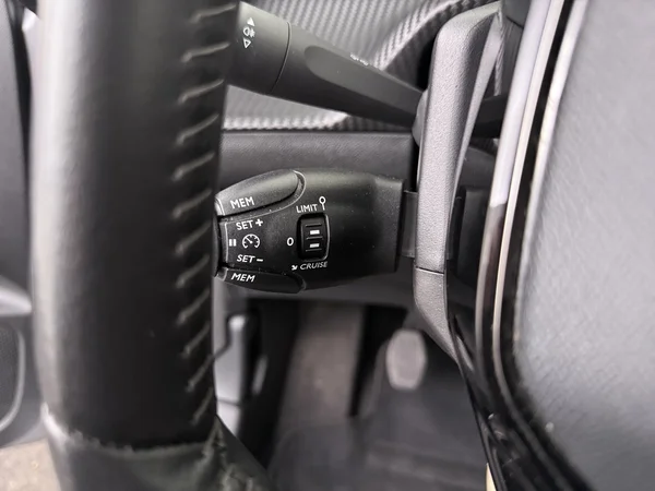 PEUGEOT 208 (2022) — foto 8 van 24