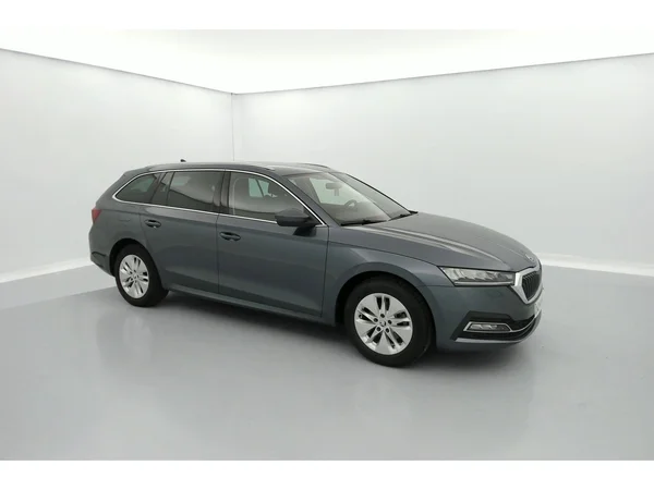 SKODA Octavia Combi (2021) — foto 4 van 36