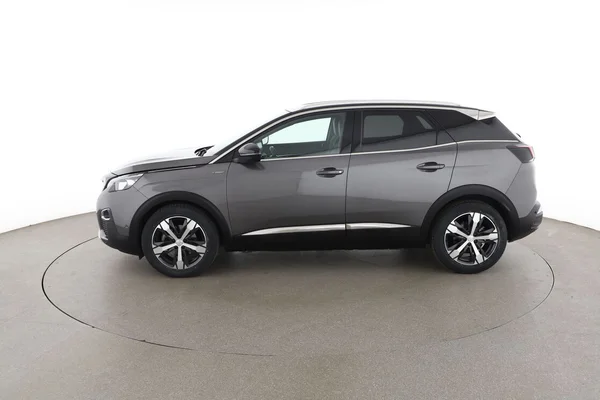 Peugeot 3008 (2018) — foto 9 van 16