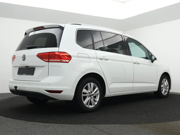 VOLKSWAGEN Touran (2022) — foto 3 van 29