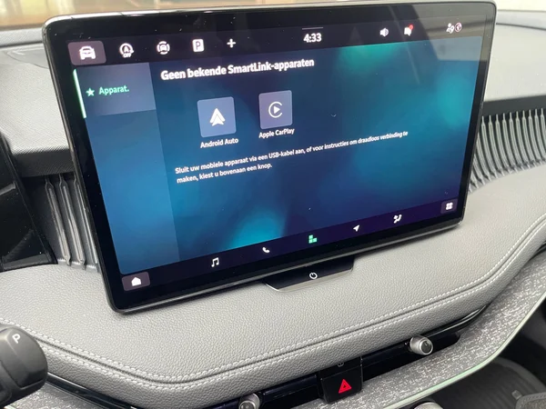 SKODA Superb Combi (2025) — foto 13 van 16
