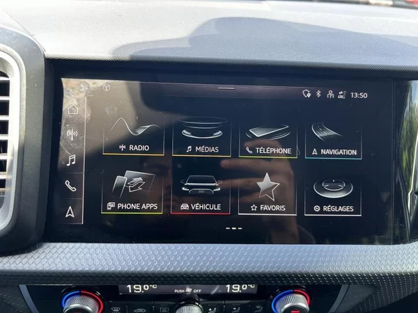 AUDI A1 Allstreet (2023) — foto 18 van 28