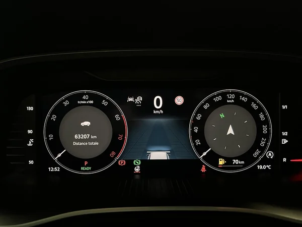 SKODA Octavia Combi (2024) — foto 2 van 22