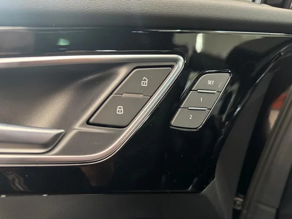 AUDI Q4 e-tron (2024) — foto 8 van 18