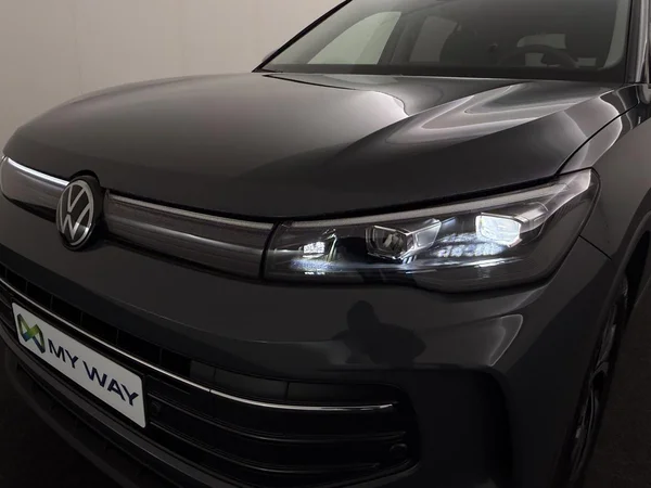VOLKSWAGEN Tiguan (2025) — foto 6 van 18