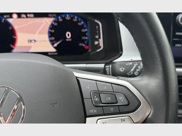 Volkswagen T-Roc (2023) — foto 9 van 23